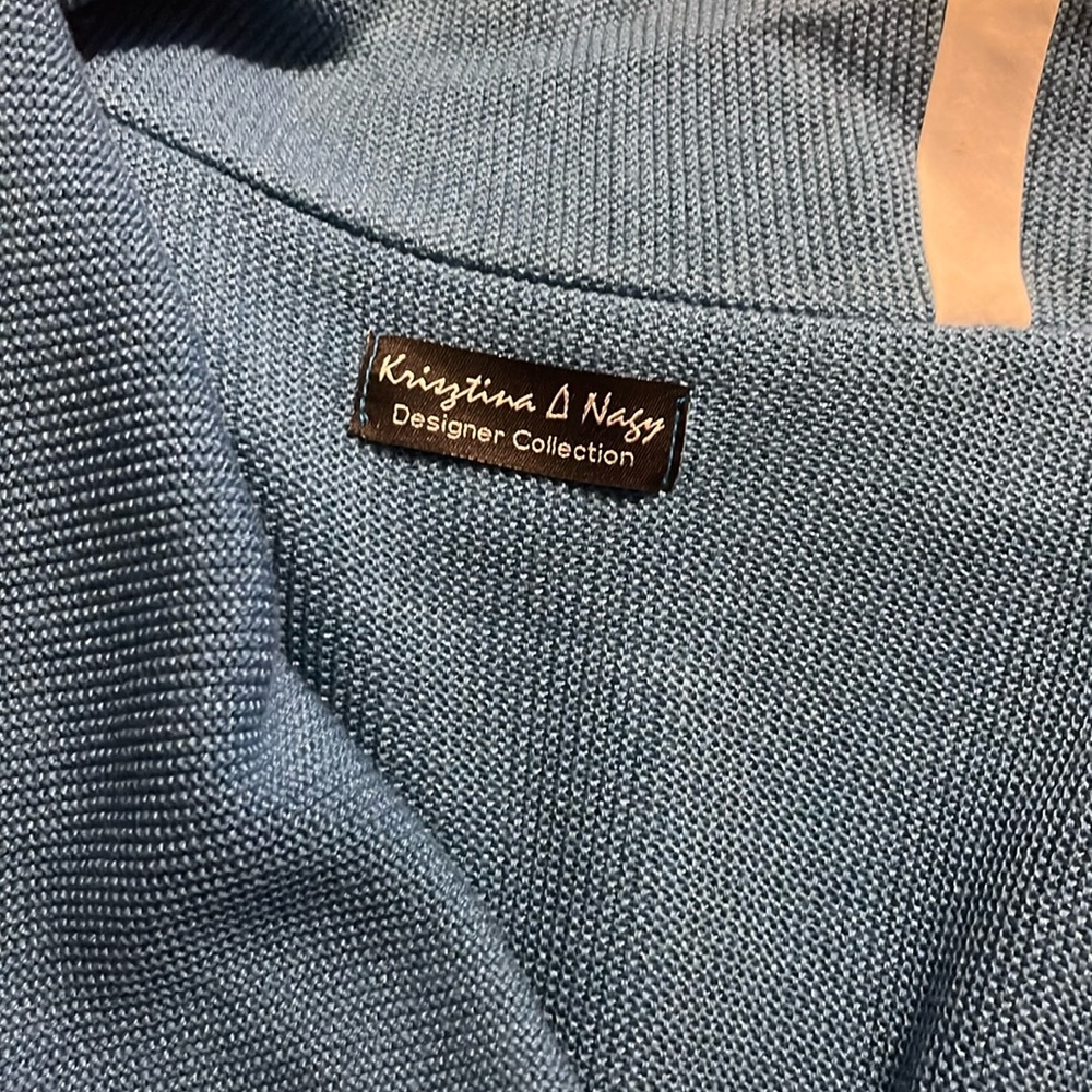 Very cute nautical sweater. Xl